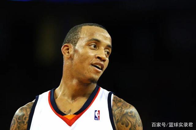 王祉怡顺利晋级 李诗沣无缘羽毛球大师赛16强